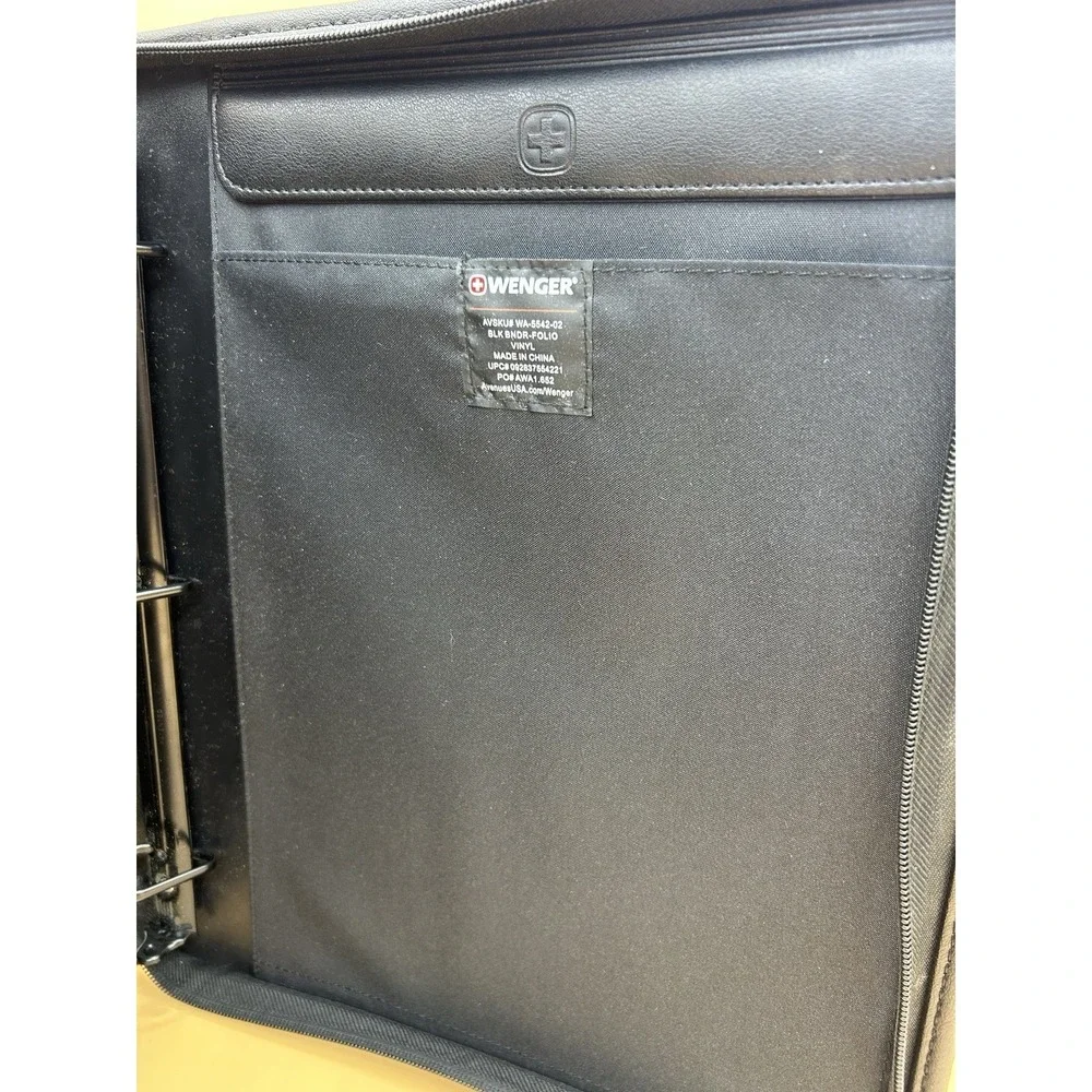 Wenger‎ Executive Business Vinyl Zippered Padfolio - Black 3 ring binder w/calc